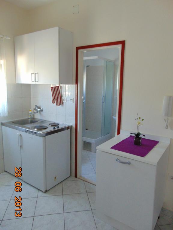 Apartments Borozan Vinišće Chambre photo