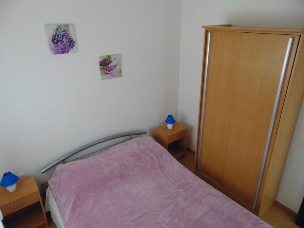Apartments Borozan Vinišće Chambre photo