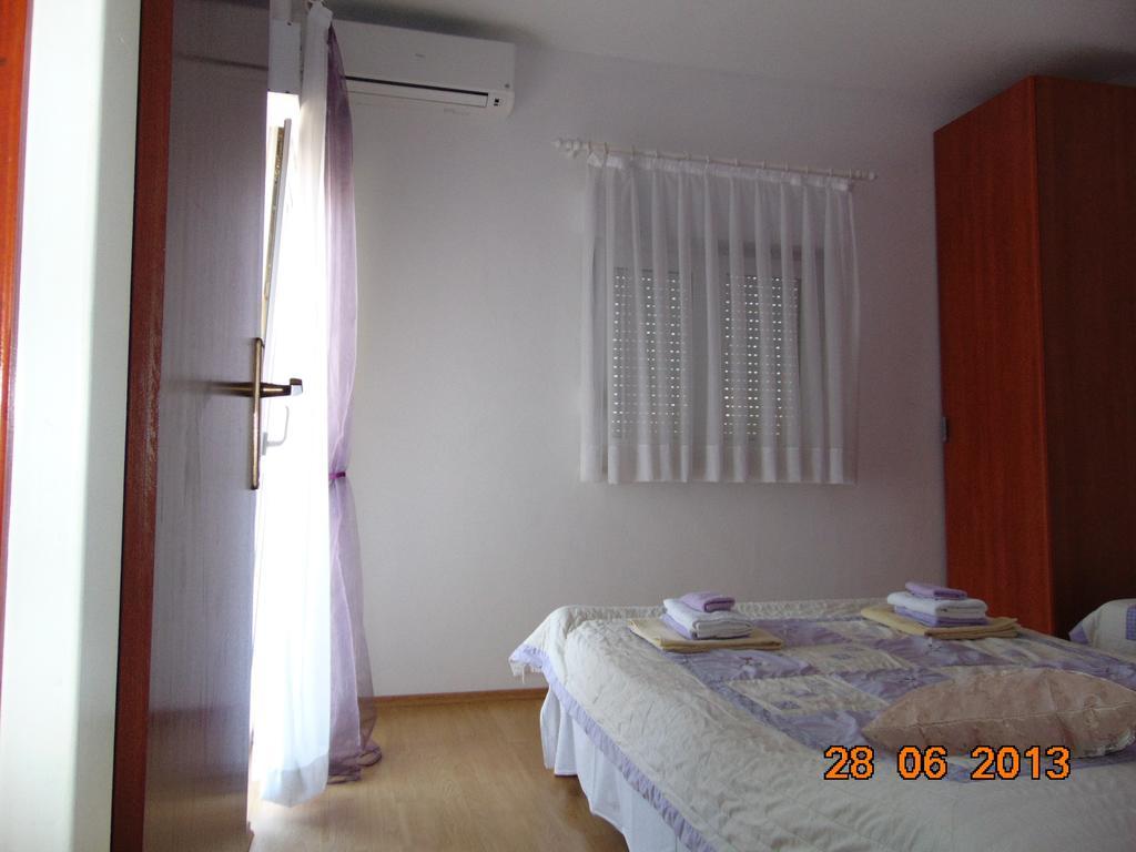 Apartments Borozan Vinišće Chambre photo