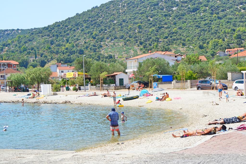 Apartments Borozan Vinišće Extérieur photo
